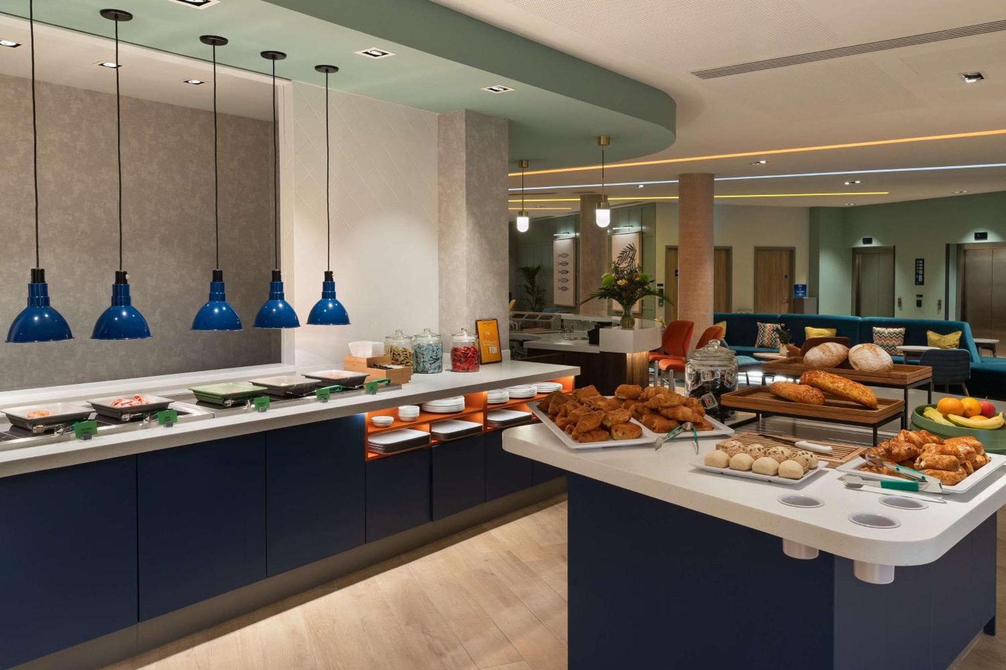 ホテル Hampton By Hilton トーキー エクステリア 写真