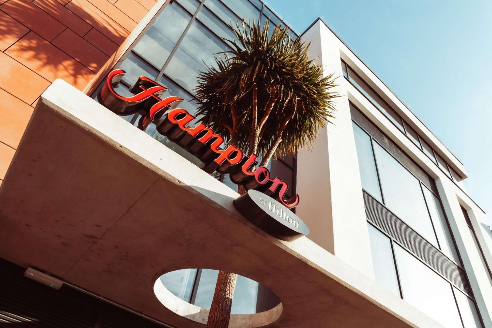 ホテル Hampton By Hilton トーキー エクステリア 写真